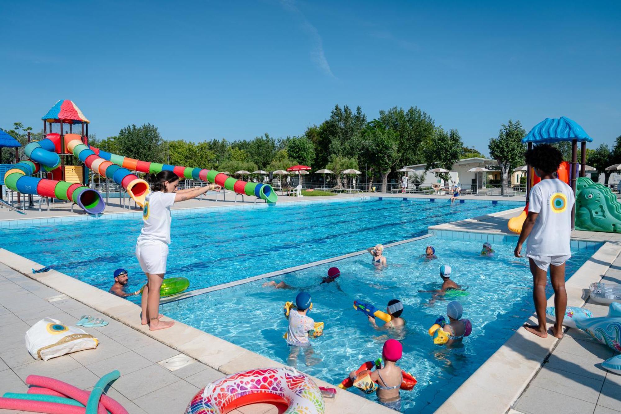 Club Del Sole Stork Family Collection Hotel Giulianova Exterior photo
